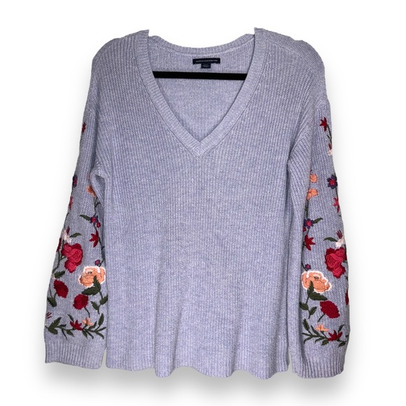 American Eagle Outfitters Sweaters - American Eagle Embroidered Floral Sleeve Sweater Size Small